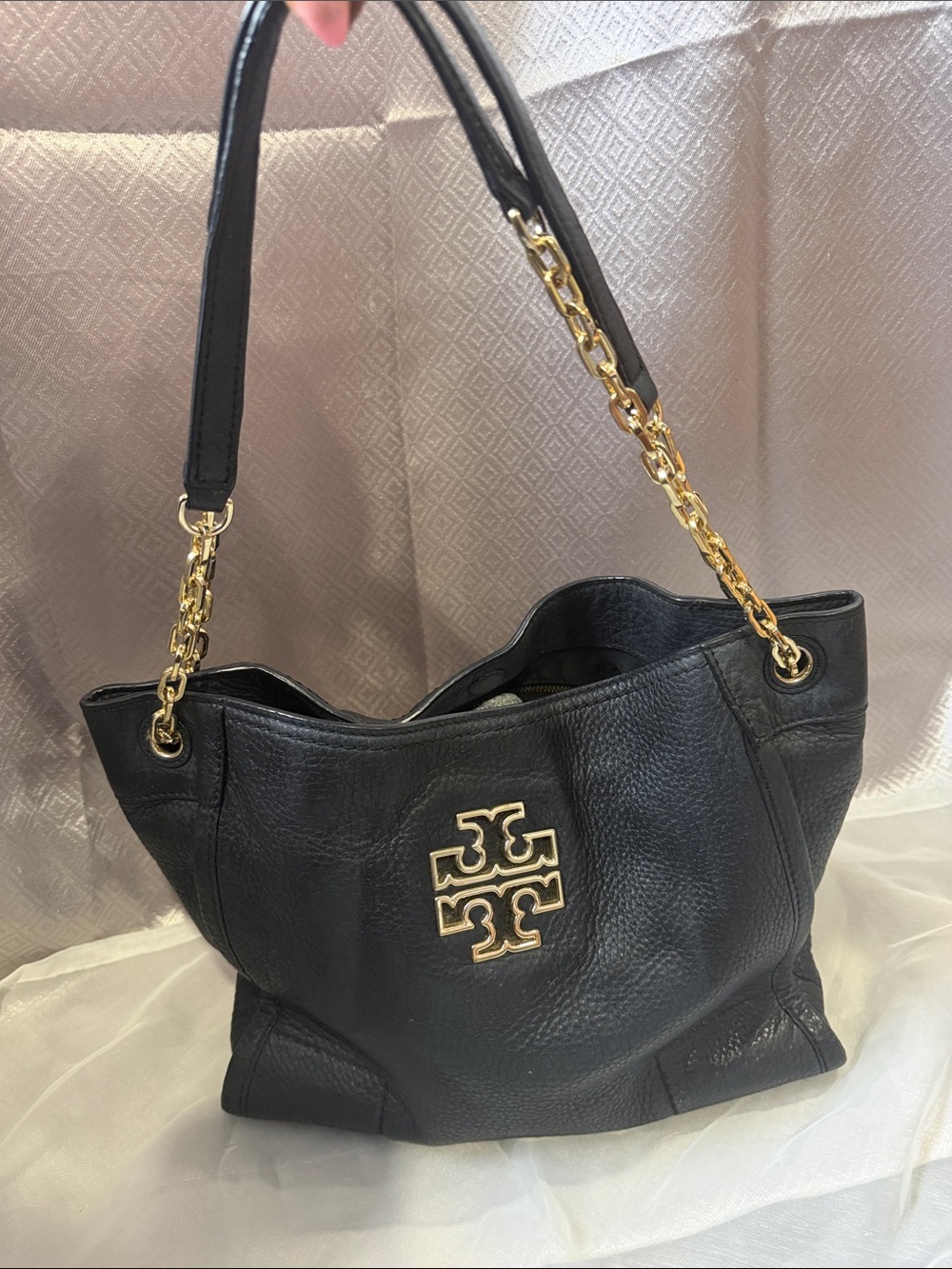 Tory Burch Black Leather Shoulder Bag with Gold Logo